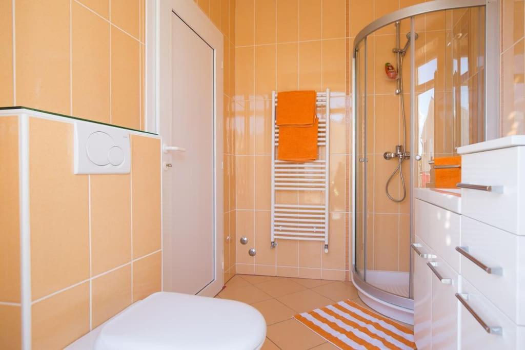Villa Ajda - Orange Room Omišalj Esterno foto