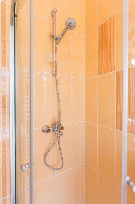 Villa Ajda - Orange Room Omišalj Esterno foto